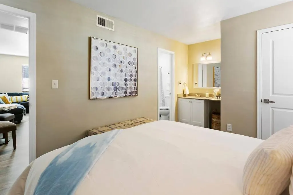 Desert Skyline Apt W/Pool & More Phoenix Apartment