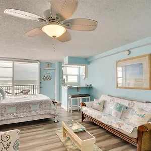 Updated Daytona Oceanfront Studio! Apartment Daytona Beach