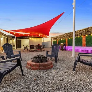 Holiday home Retreat - 2 Bedroom With King-size Bed - 3 Smart Tvs - 10 Min From Airp - Unit A, Phoenix